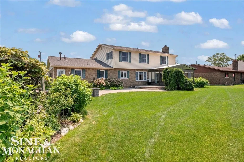 7252 Cardinal Road Clay Township MI 48001