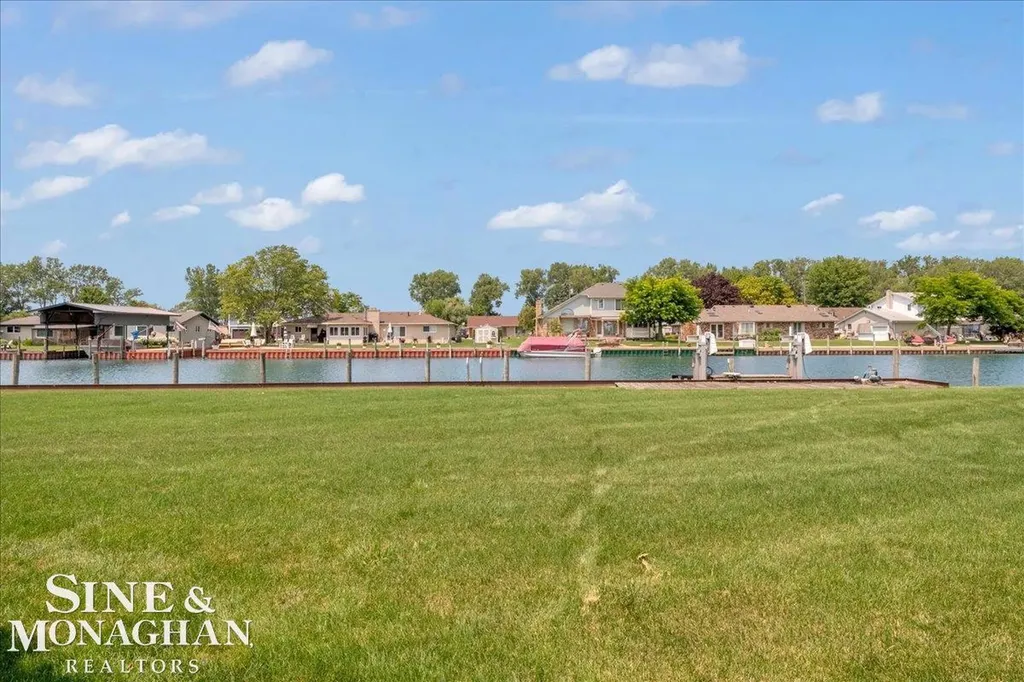 7252 Cardinal Road Clay Township MI 48001