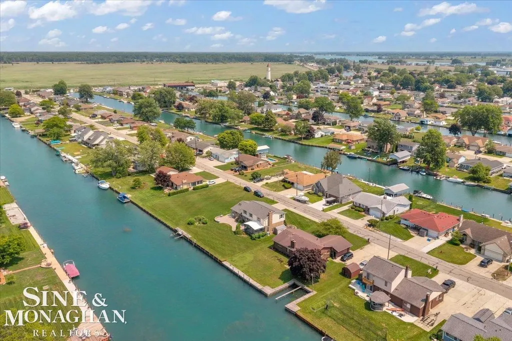 7252 Cardinal Road Clay Township MI 48001