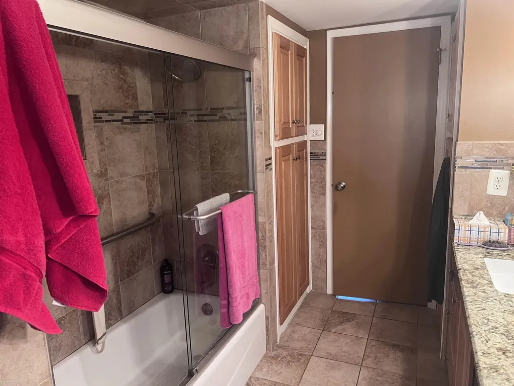 5156 Eastbrook Ct Court Shelby Charter Township MI 48316