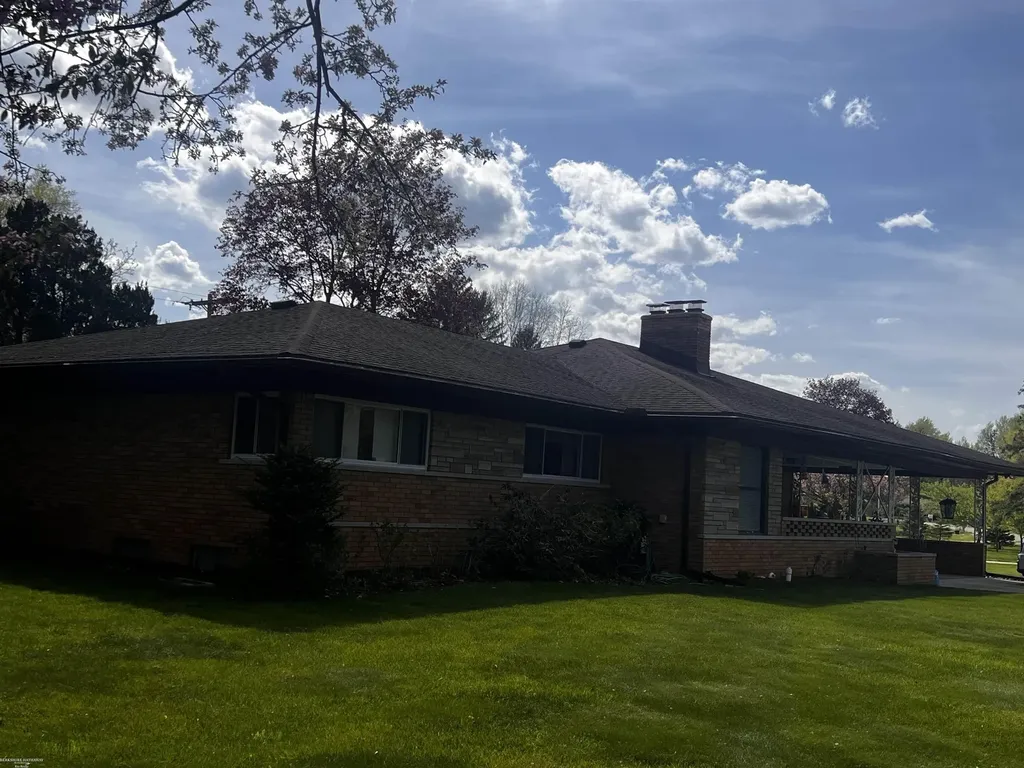 5156 Eastbrook Ct Court Shelby Charter Township MI 48316
