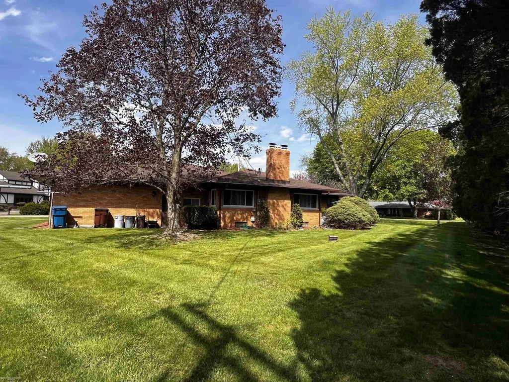 5156 Eastbrook Ct Court Shelby Charter Township MI 48316