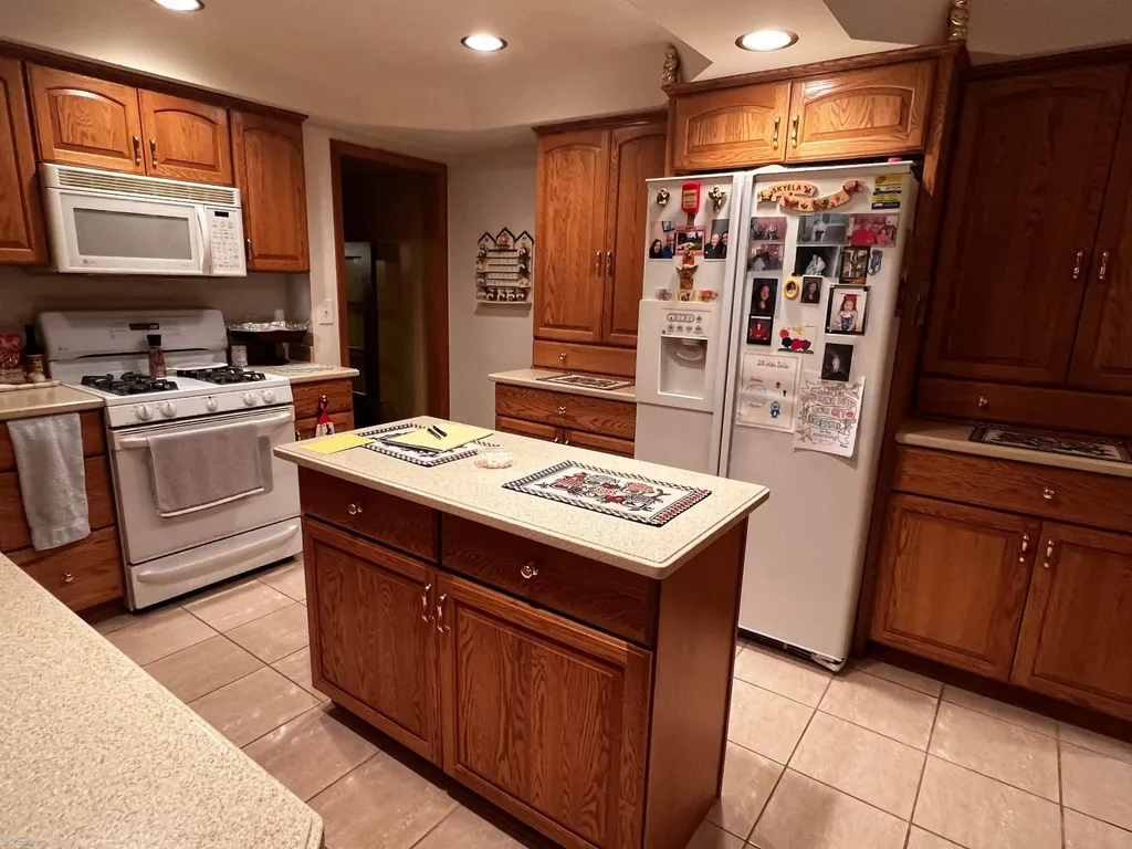 5156 Eastbrook Ct Court Shelby Charter Township MI 48316