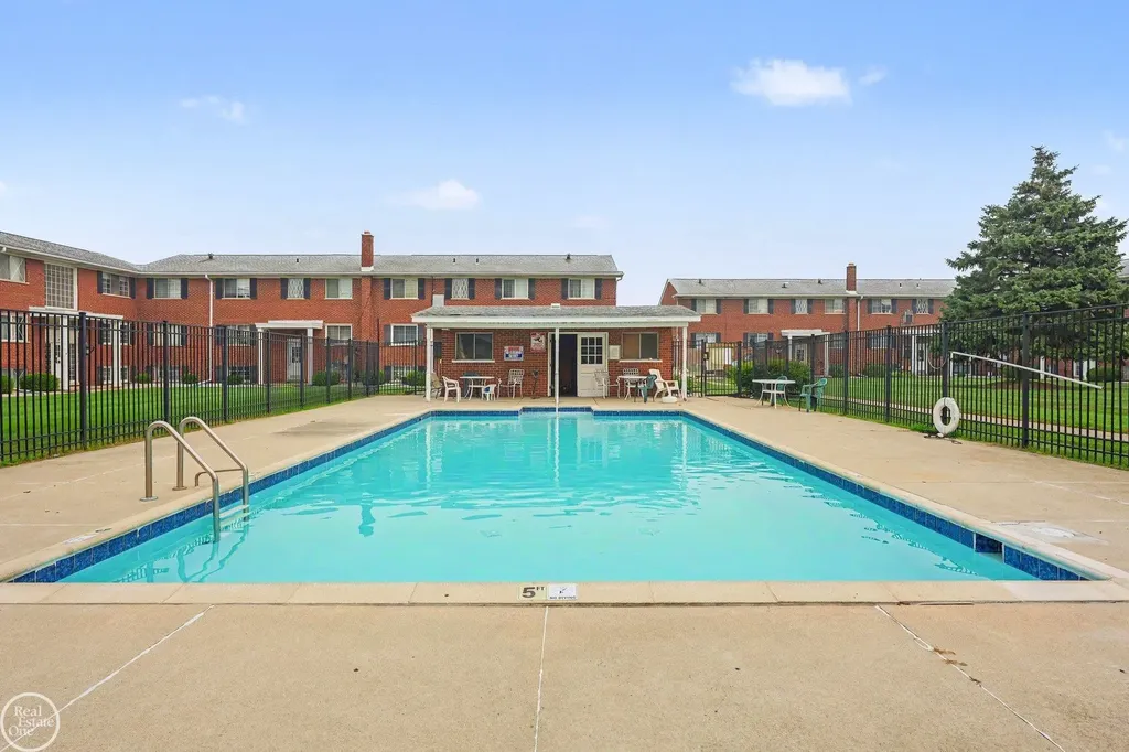 8220 Crestview Drive Sterling Heights City MI 48312