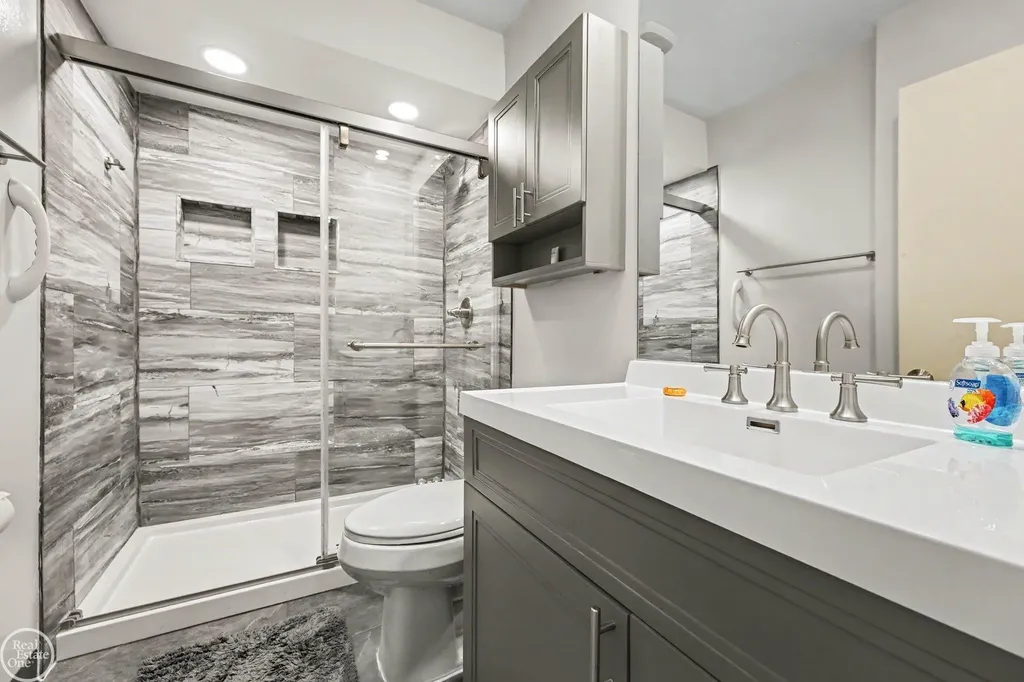 8220 Crestview Drive Sterling Heights City MI 48312