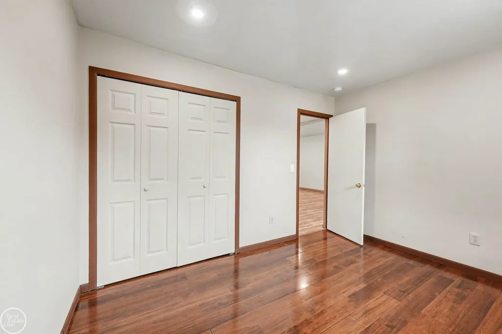 8220 Crestview Drive Sterling Heights City MI 48312