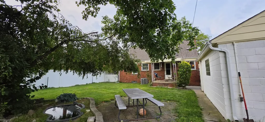 15757 Angelique Avenue Allen Park City MI 48101