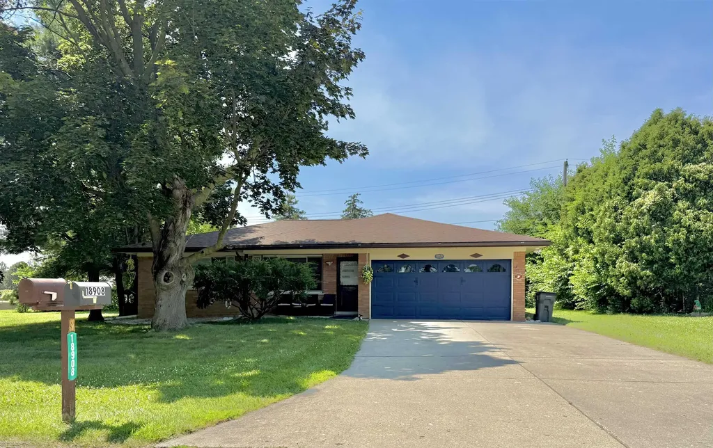 18908 Monica Drive Clinton Charter Township MI 48036