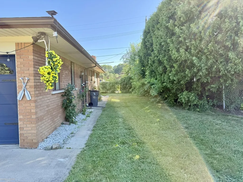 18908 Monica Drive Clinton Charter Township MI 48036