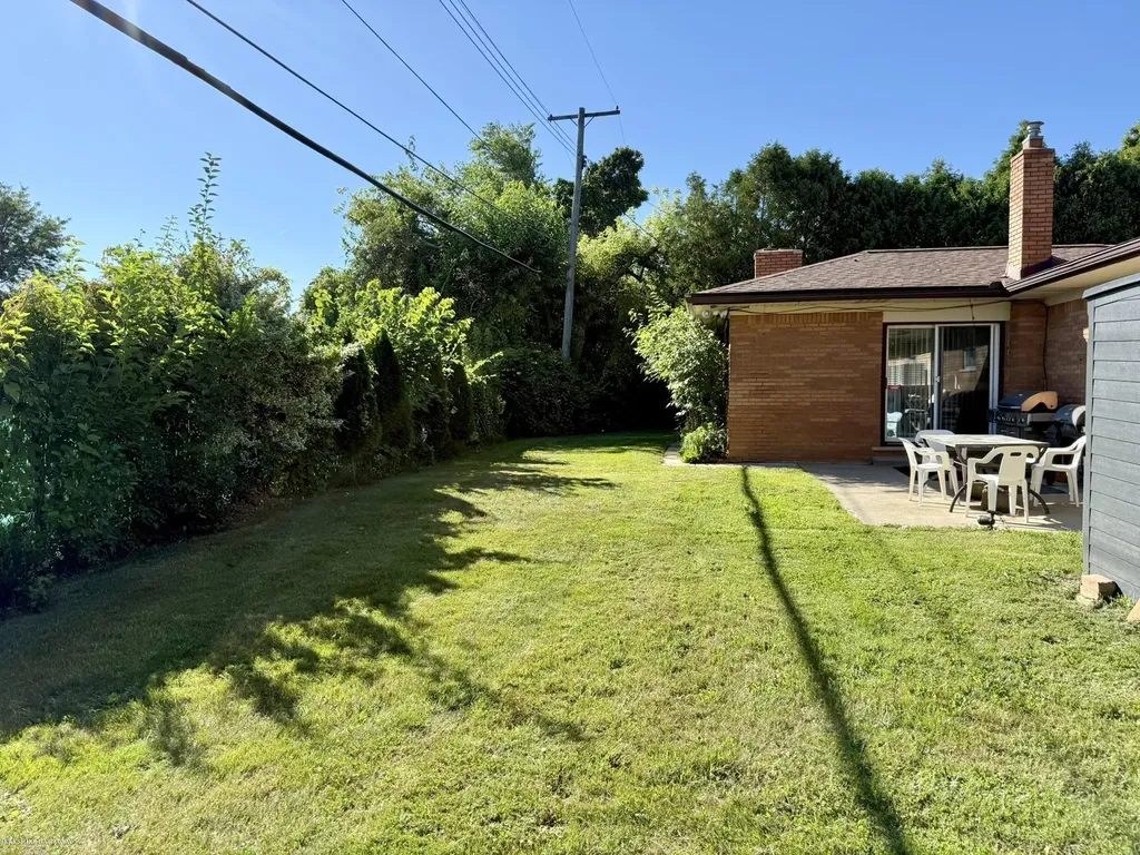 18908 Monica Drive Clinton Charter Township MI 48036