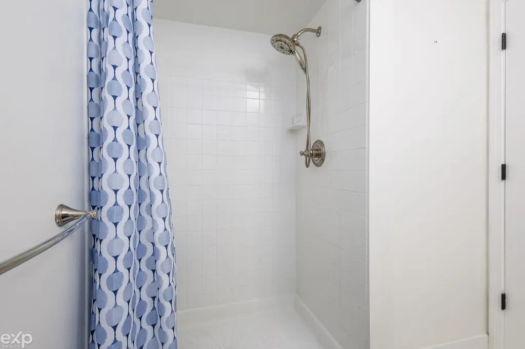 56634 Chesapeake Trail Shelby Charter Township MI 48316