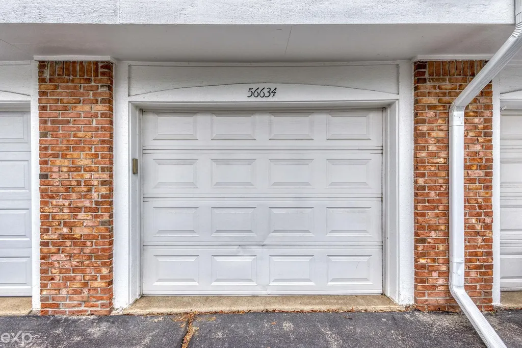 56634 Chesapeake Trail Shelby Charter Township MI 48316