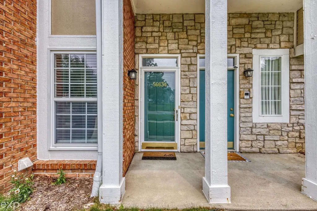 56634 Chesapeake Trail Shelby Charter Township MI 48316
