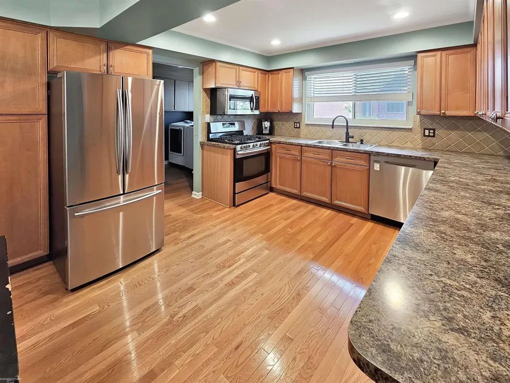 36203 La Marra Drive Sterling Heights City MI 48310
