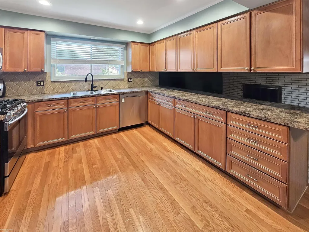 36203 La Marra Drive Sterling Heights City MI 48310