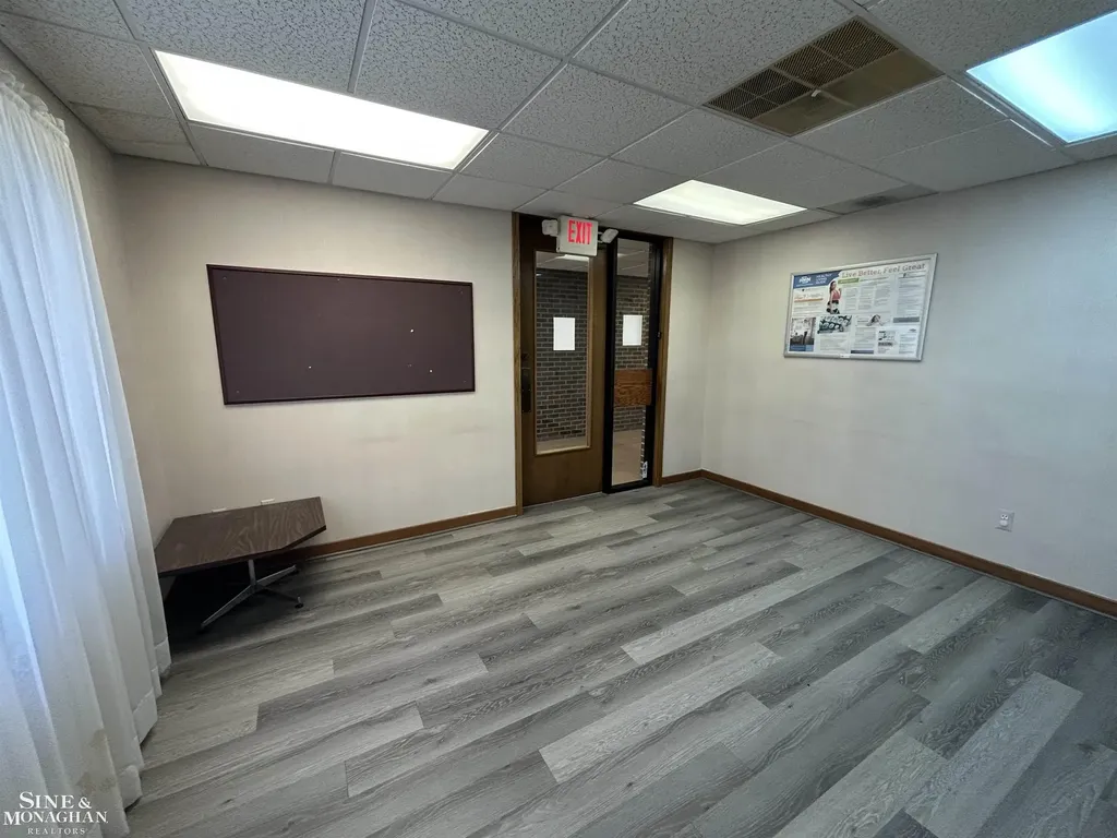 25650 Kelly Road Roseville City MI 48066