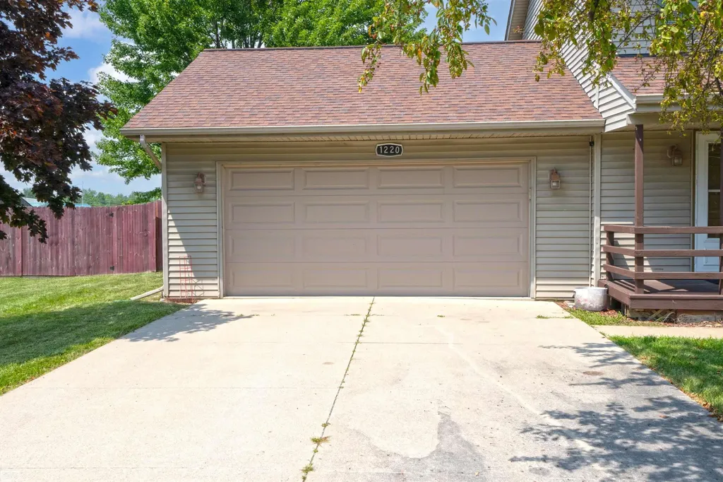 1220 West Boulevard Marine City City MI 48039