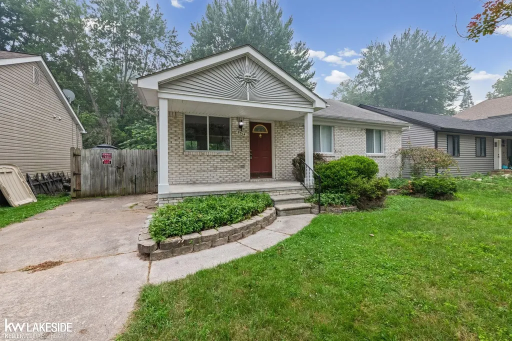 9314 Maple Road Clay Township MI 48001