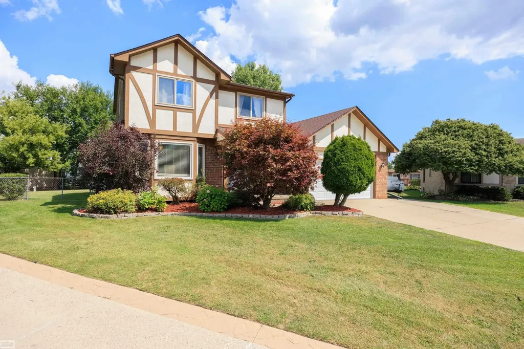 34346 Claudia Court Sterling Heights City MI 48310