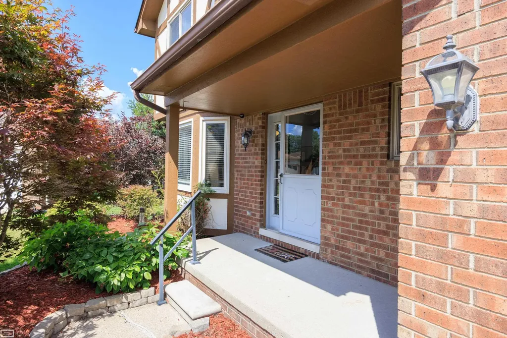34346 Claudia Court Sterling Heights City MI 48310