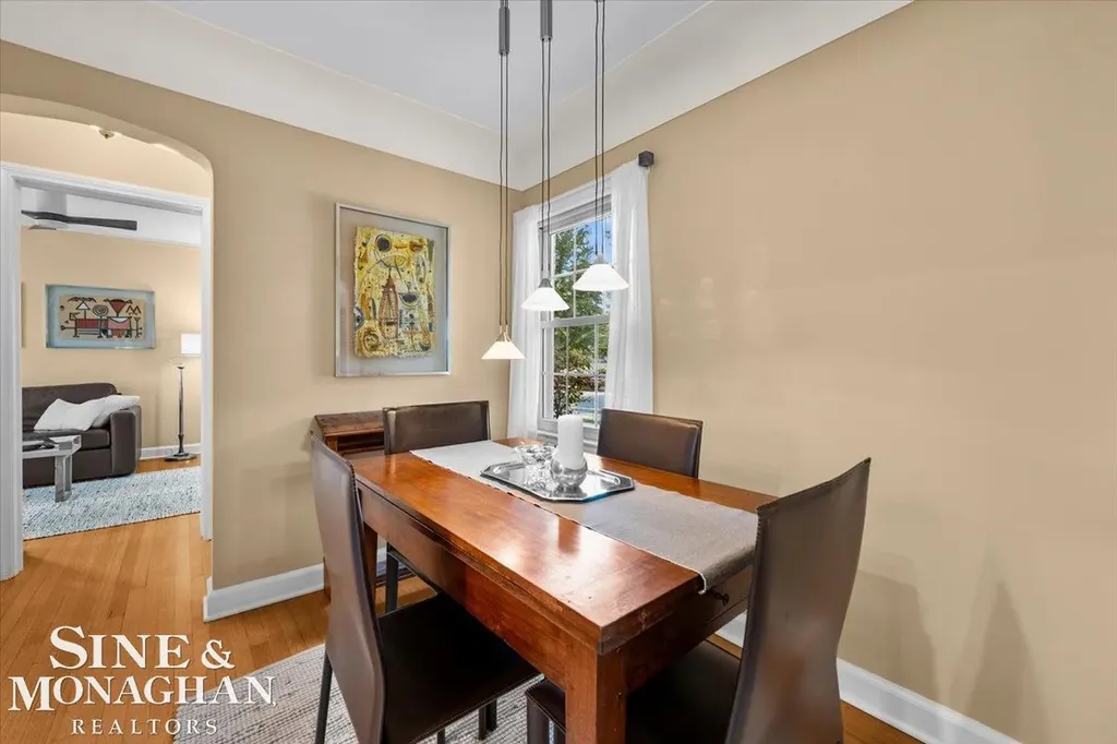 424 Touraine Road Grosse Pointe Farms City MI 48236