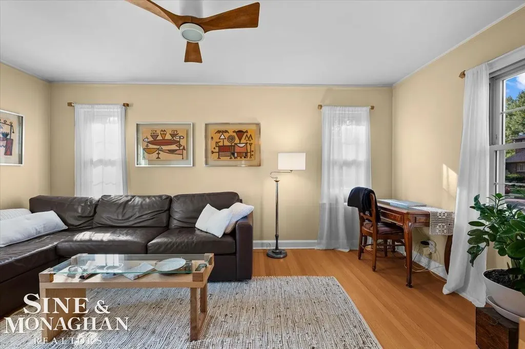 424 Touraine Road Grosse Pointe Farms City MI 48236