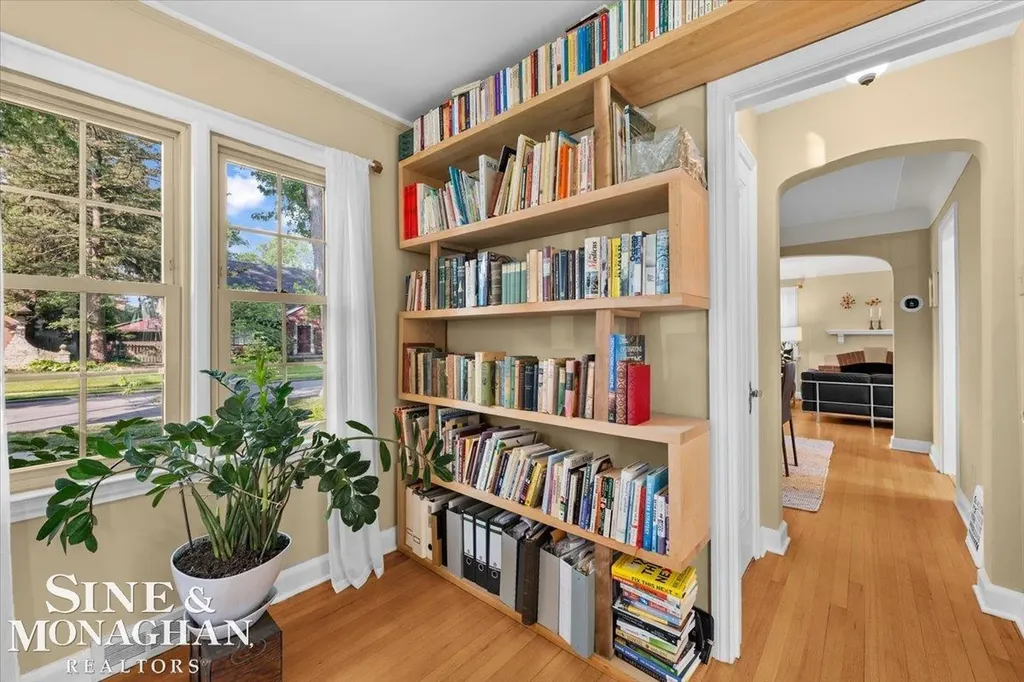 424 Touraine Road Grosse Pointe Farms City MI 48236