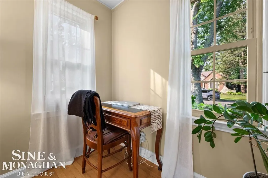 424 Touraine Road Grosse Pointe Farms City MI 48236