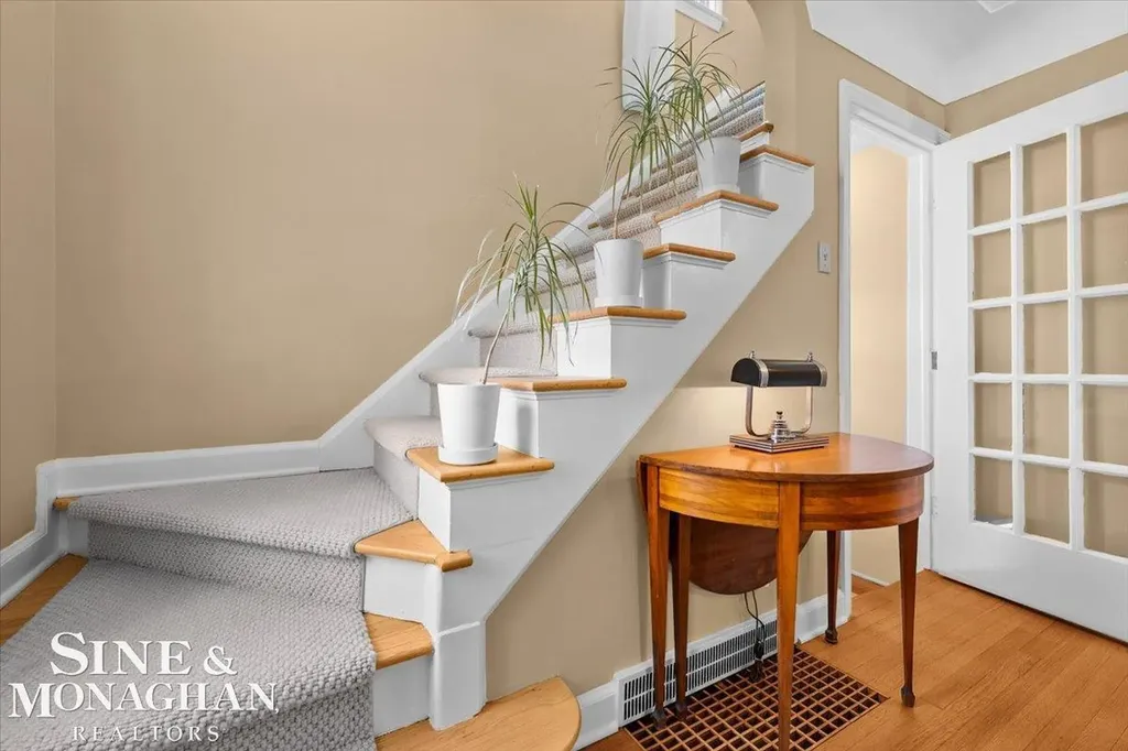 424 Touraine Road Grosse Pointe Farms City MI 48236