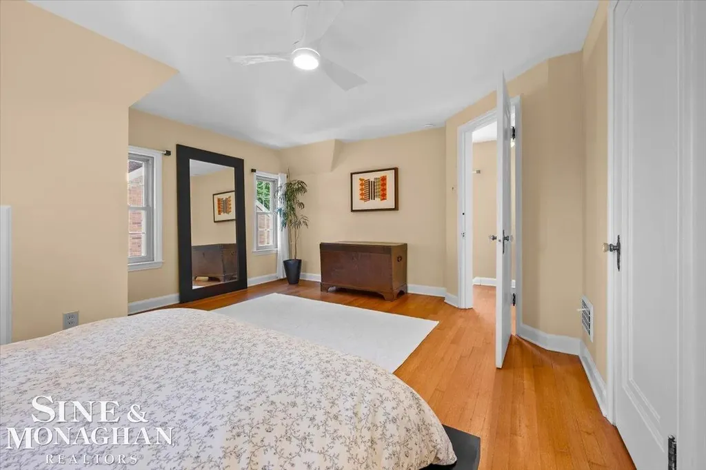 424 Touraine Road Grosse Pointe Farms City MI 48236