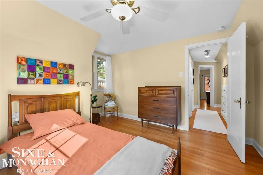 424 Touraine Road Grosse Pointe Farms City MI 48236