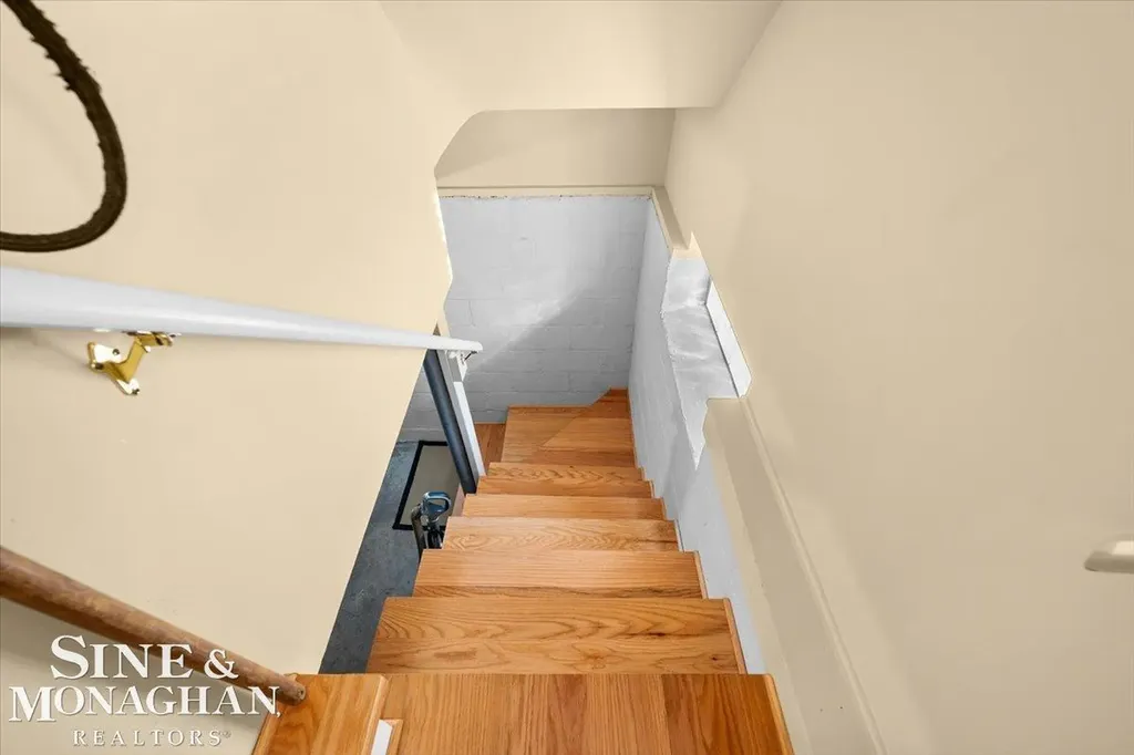 424 Touraine Road Grosse Pointe Farms City MI 48236