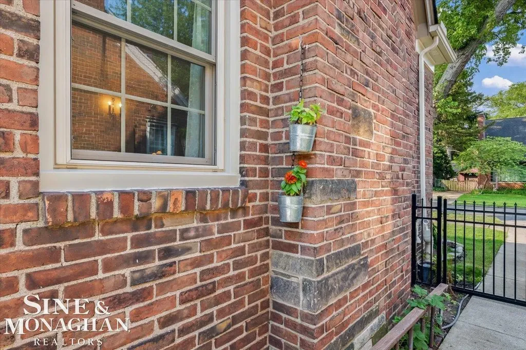 424 Touraine Road Grosse Pointe Farms City MI 48236