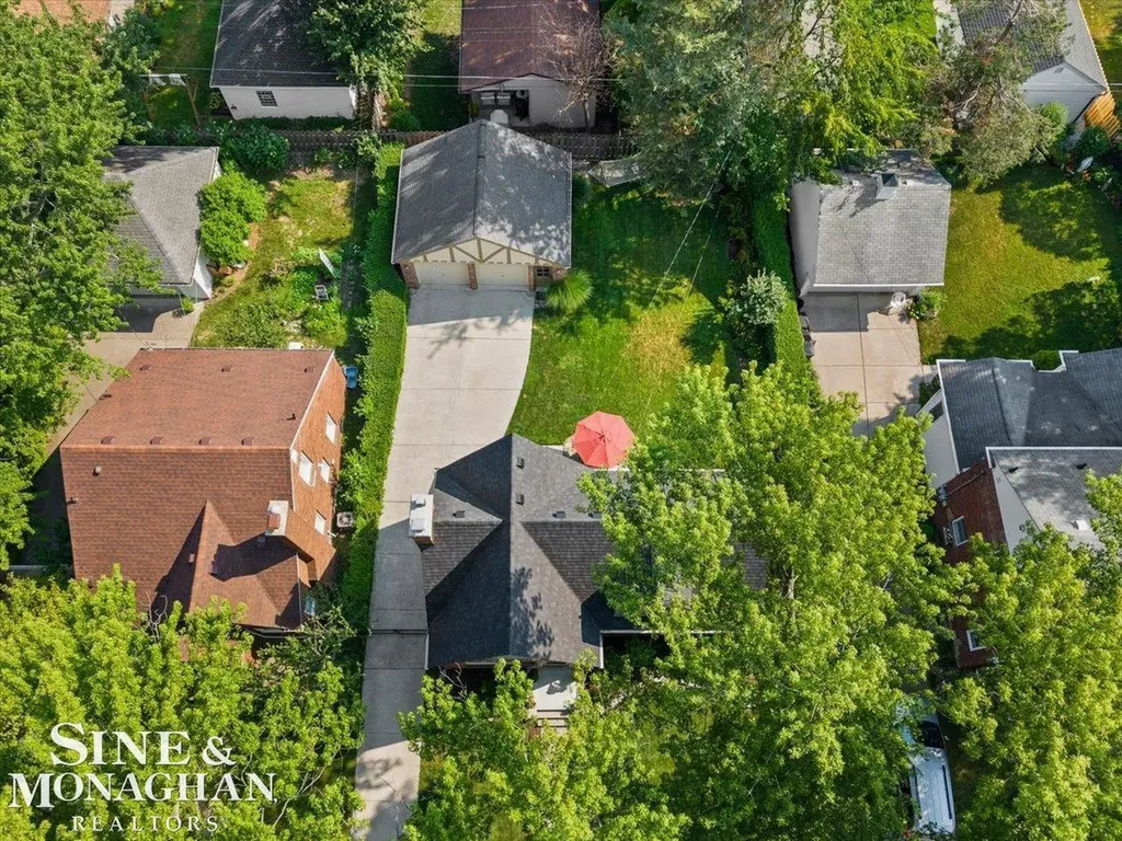 424 Touraine Road Grosse Pointe Farms City MI 48236