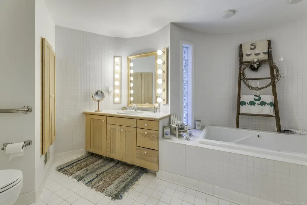 5397 Dallas Street Lexington Village MI 48450