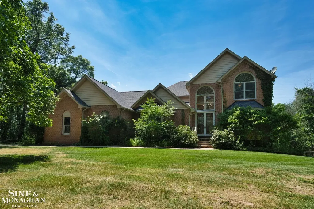 5950 Rosewood Parkway White Lake Charter Township MI 48383