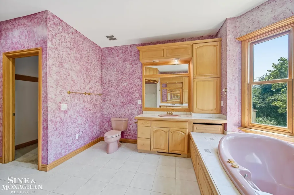 5950 Rosewood Parkway White Lake Charter Township MI 48383