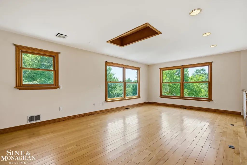 5950 Rosewood Parkway White Lake Charter Township MI 48383