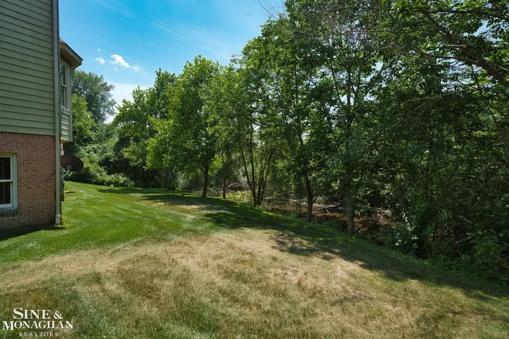 5950 Rosewood Parkway White Lake Charter Township MI 48383