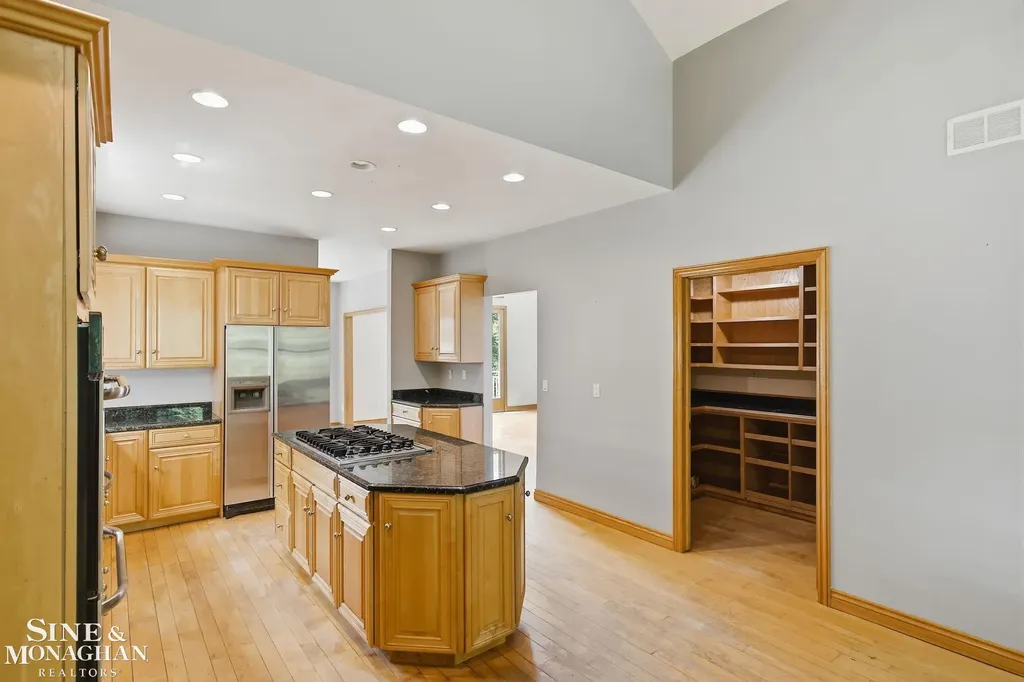 5950 Rosewood Parkway White Lake Charter Township MI 48383