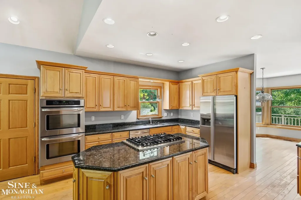 5950 Rosewood Parkway White Lake Charter Township MI 48383