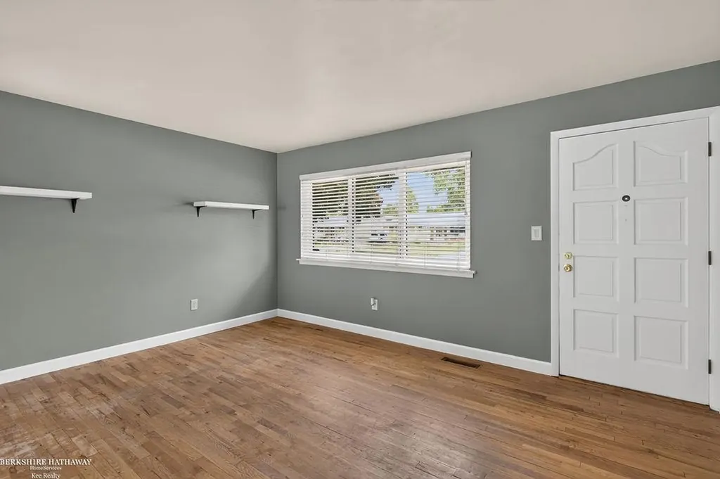 26551 Collingwood Street Roseville City MI 48066