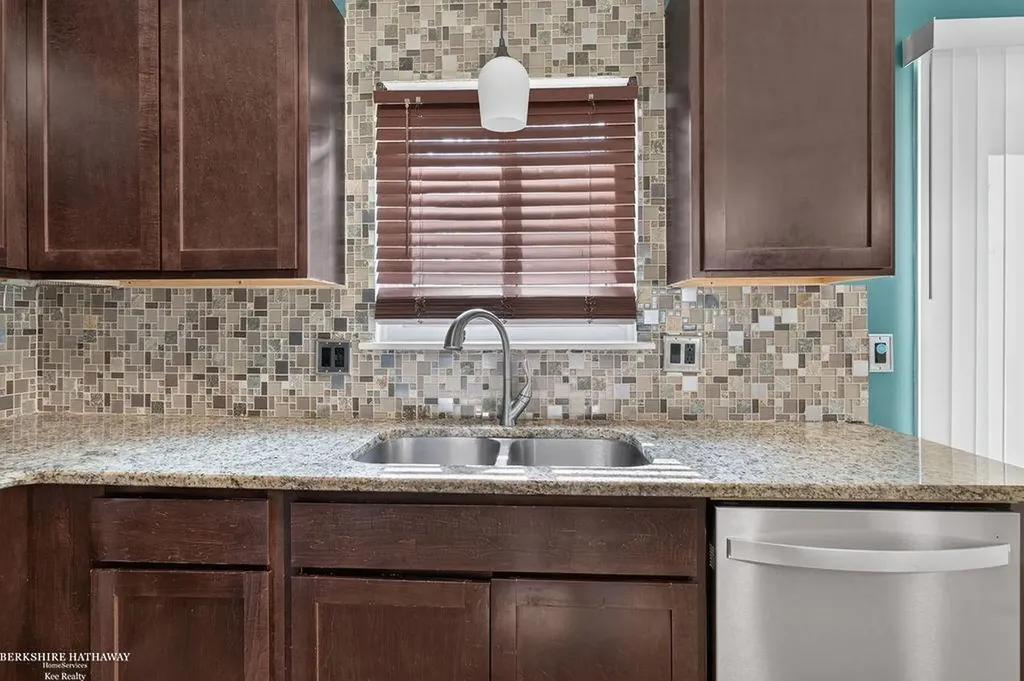 26551 Collingwood Street Roseville City MI 48066
