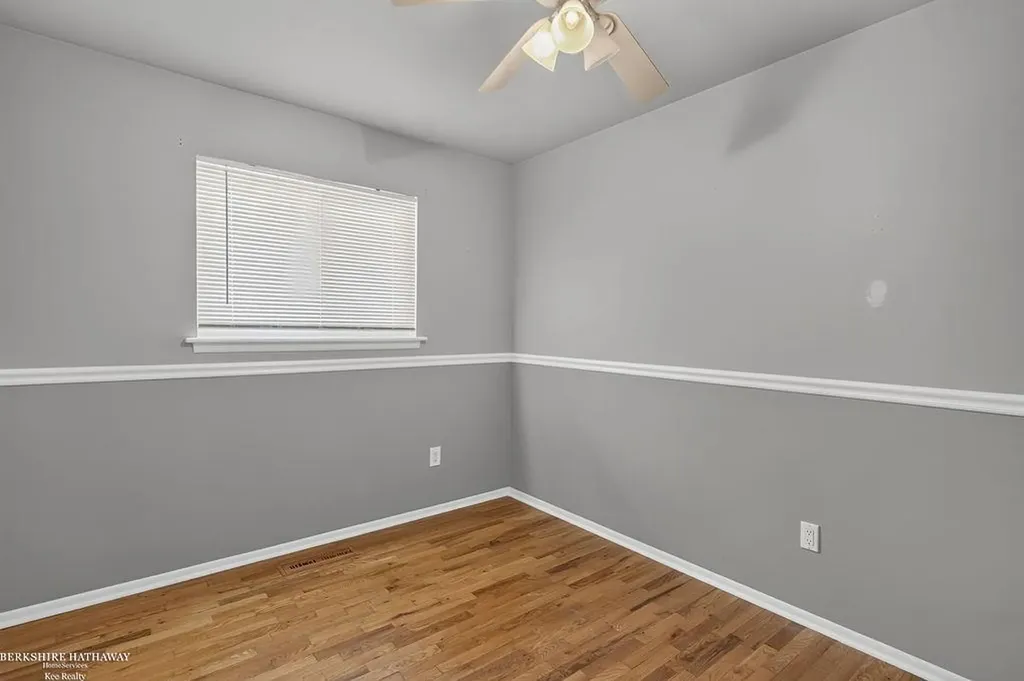 26551 Collingwood Street Roseville City MI 48066