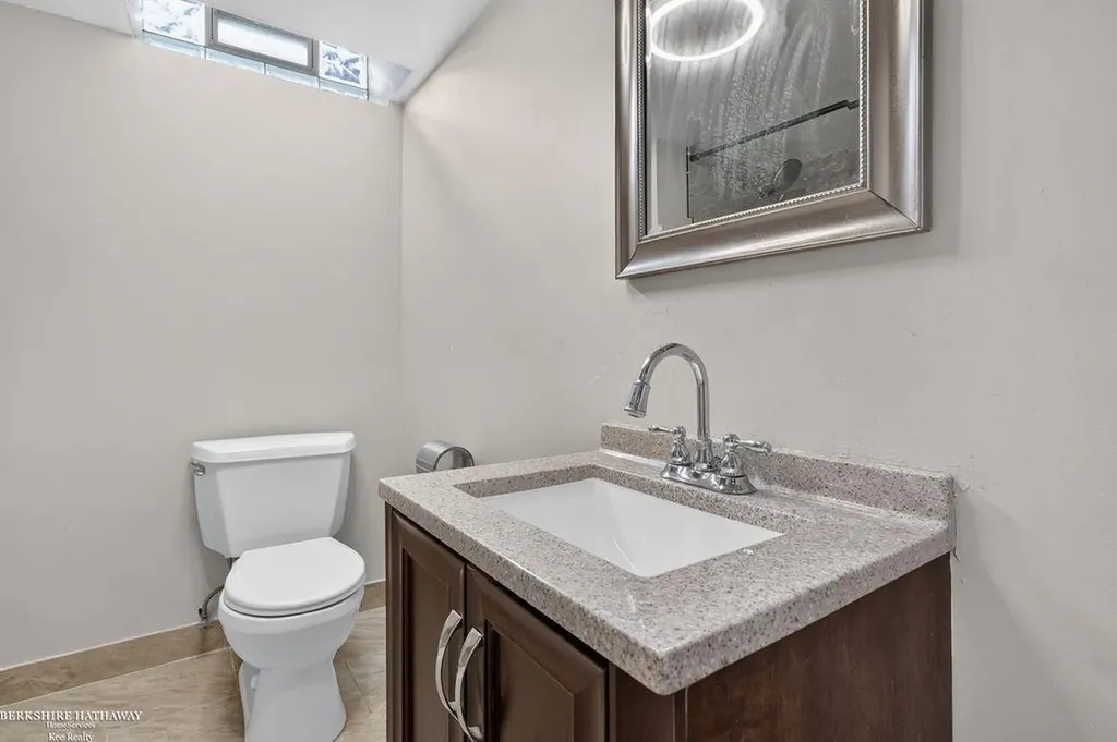 26551 Collingwood Street Roseville City MI 48066