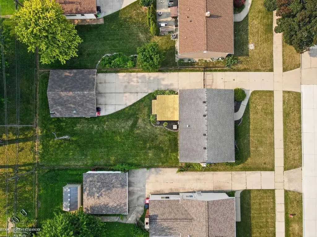 26551 Collingwood Street Roseville City MI 48066