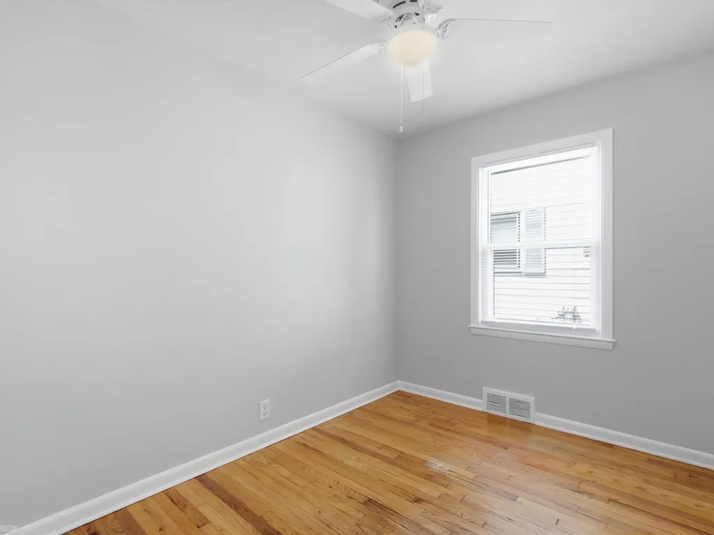 19197 Woodland Street Harper Woods City MI 48225