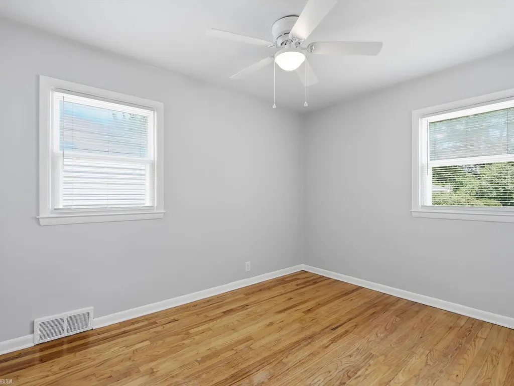 19197 Woodland Street Harper Woods City MI 48225