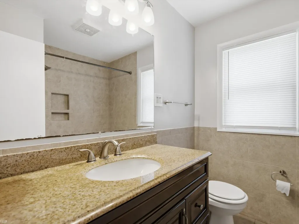 19197 Woodland Street Harper Woods City MI 48225