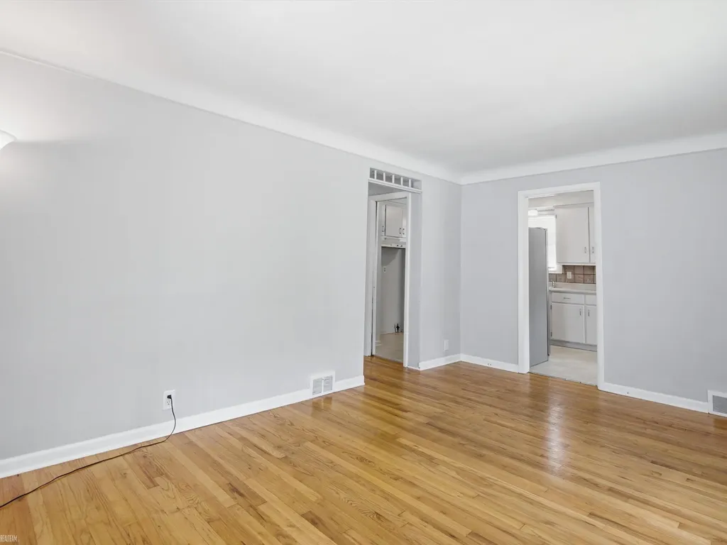 19197 Woodland Street Harper Woods City MI 48225